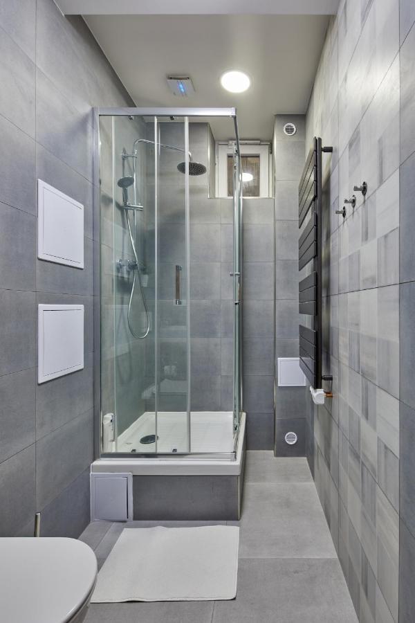Minimalist Apartment On Wenceslas Square By Prague Days Exterior foto